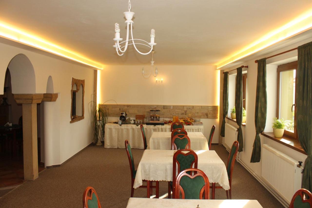 Zlaty Lev Hotel Svitavy Buitenkant foto